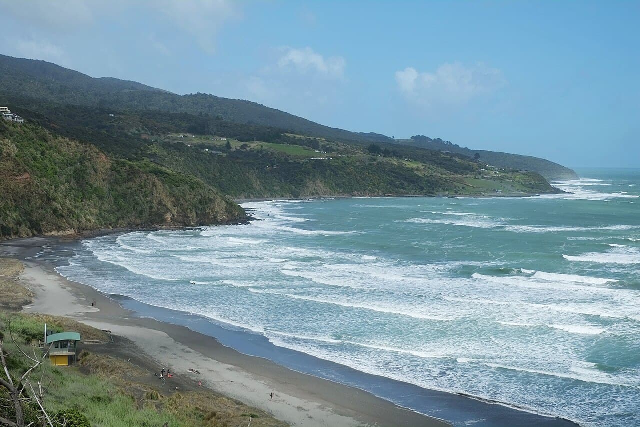 Raglan — Manu Bay